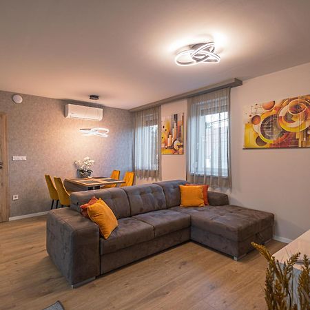 Melomi 1 Apartman Шарвар Экстерьер фото